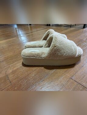 The Original Muk Luks Beige Sole - Muk Luks Branding